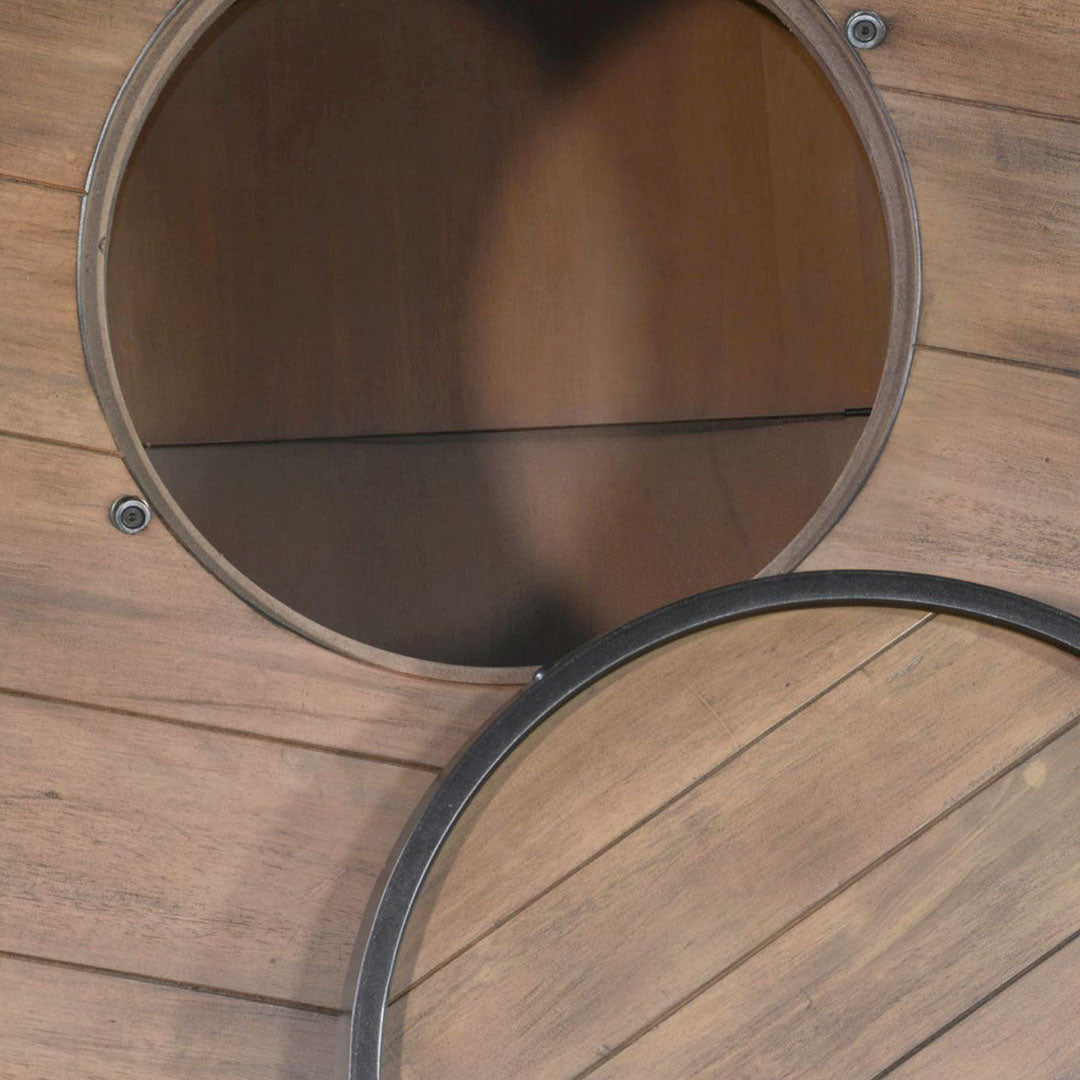 Mesa de piel de ante con taburetes