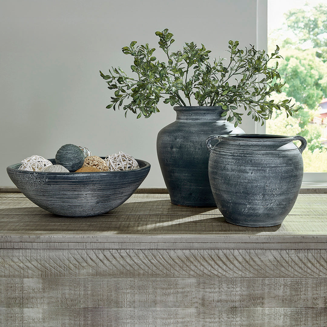 Meadie Vase II