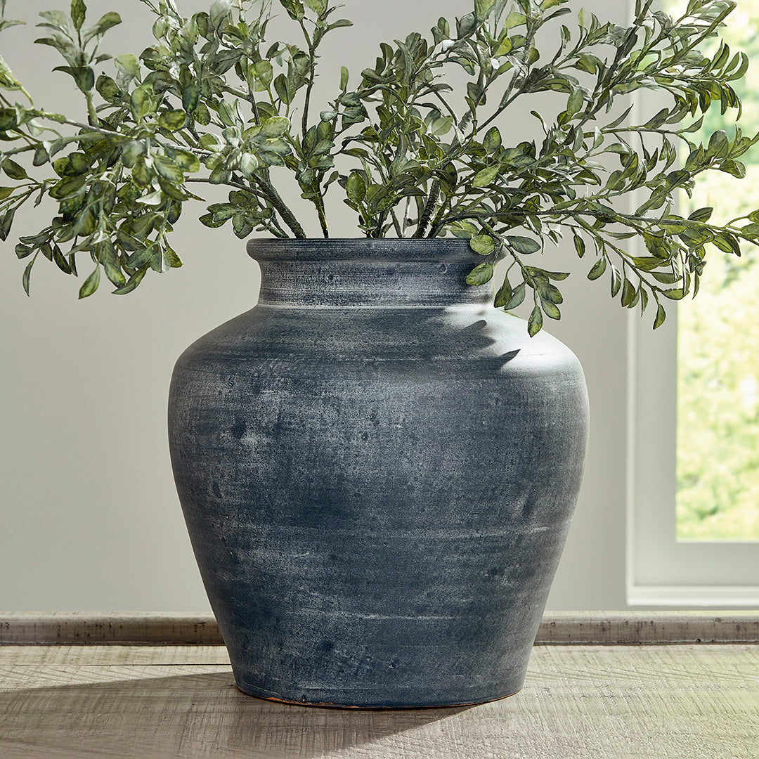 Meadie Vase I