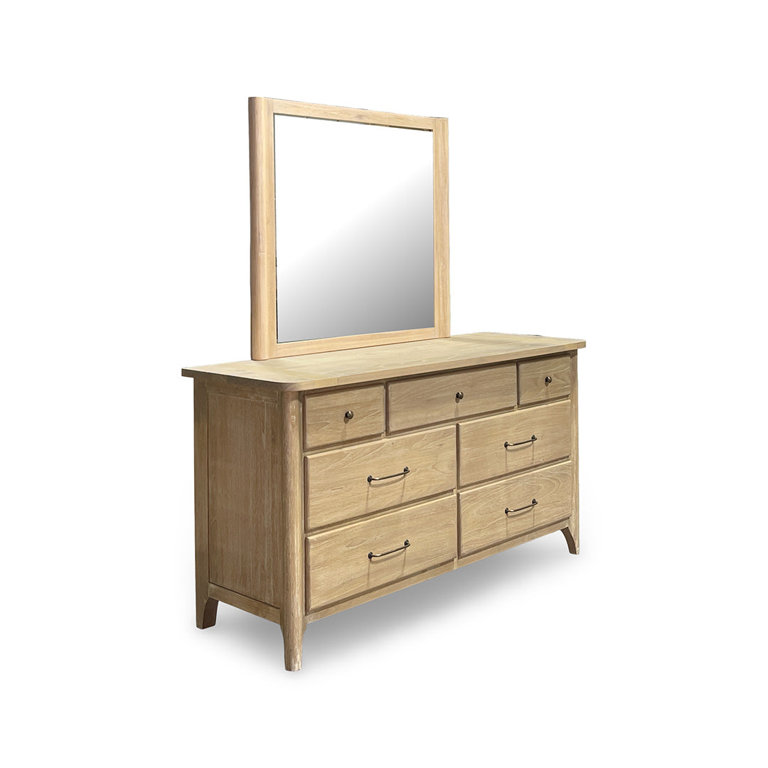 Aria Dresser