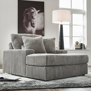 Lindyn Chaise