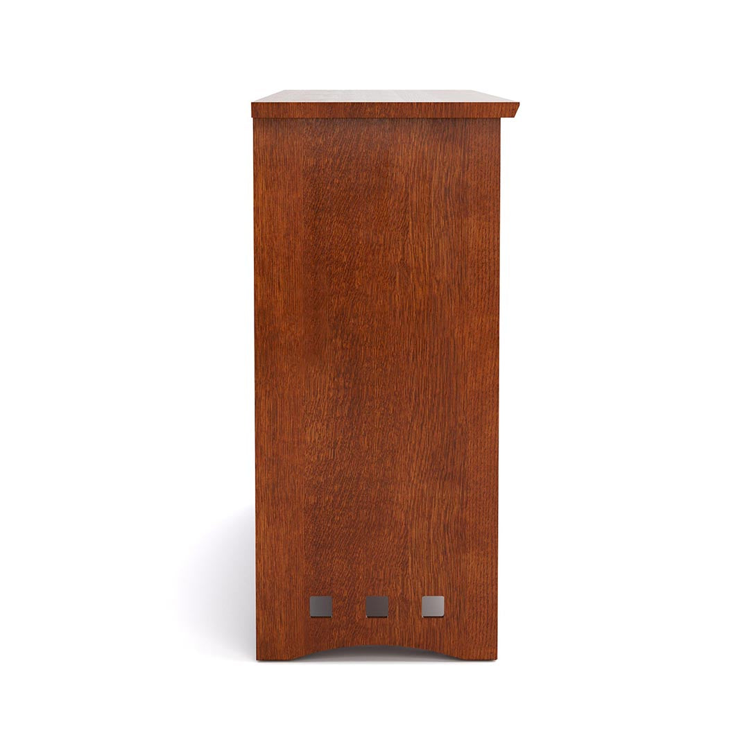 Highlands Master Dresser