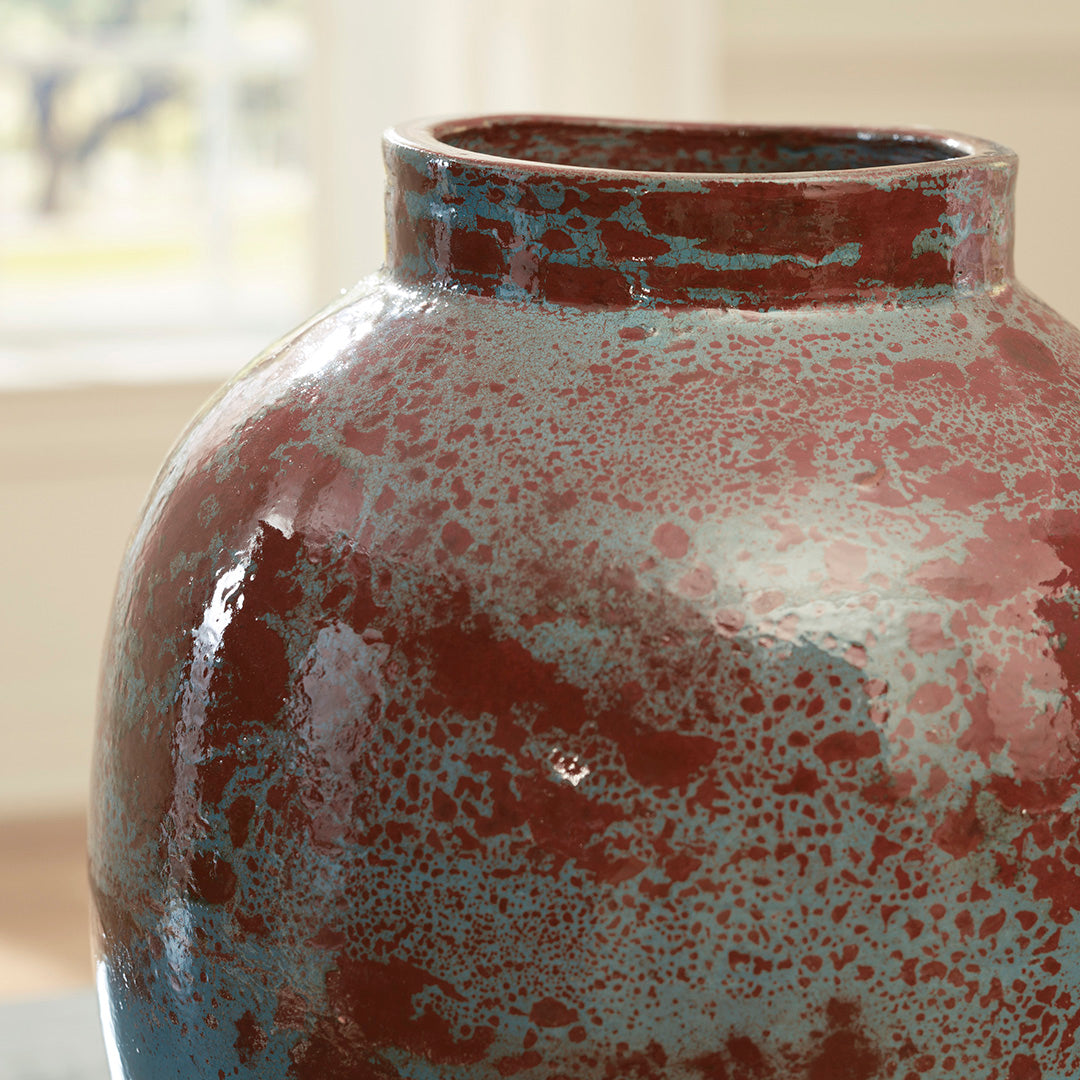 Turkingsly Vase I