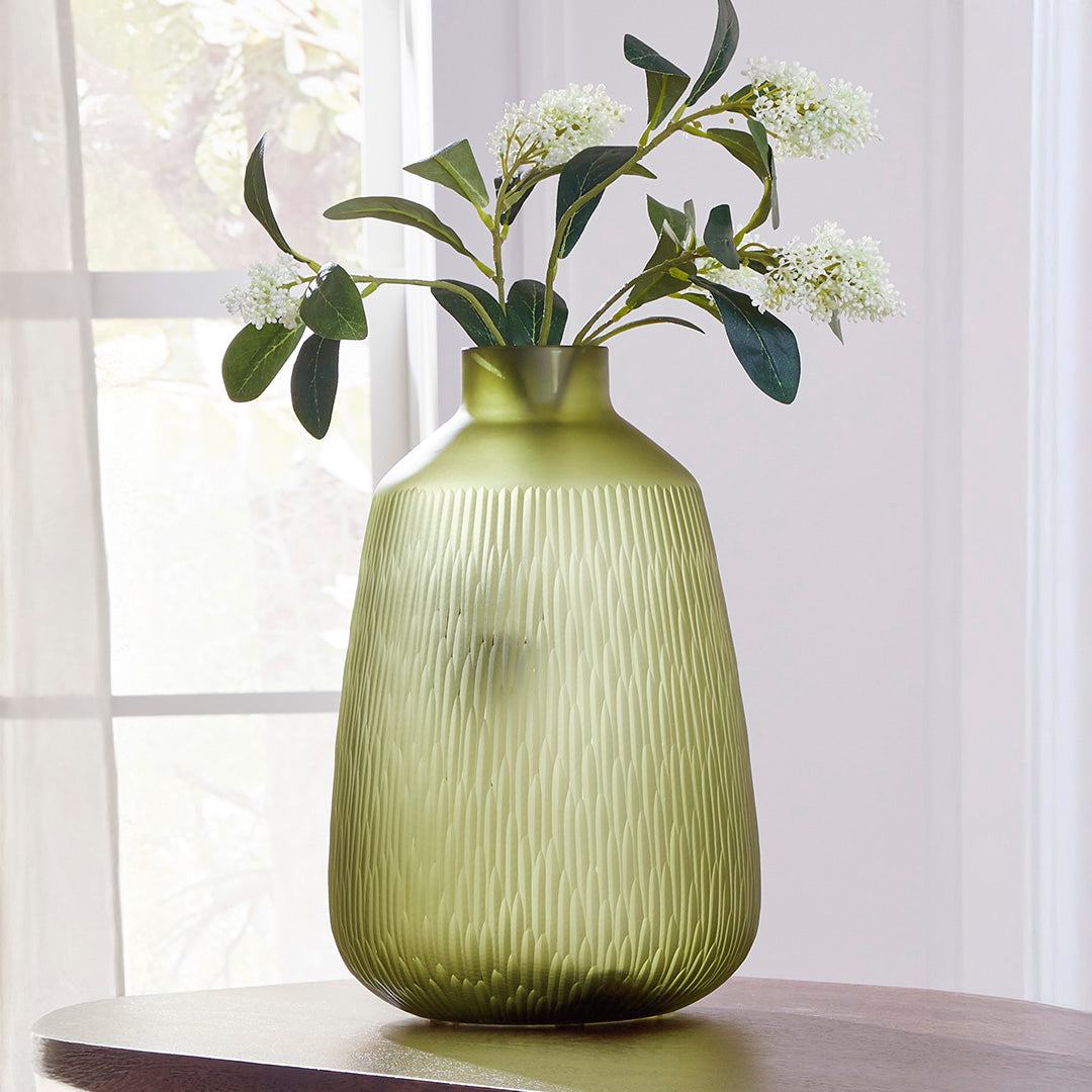 Scottyard Vase I