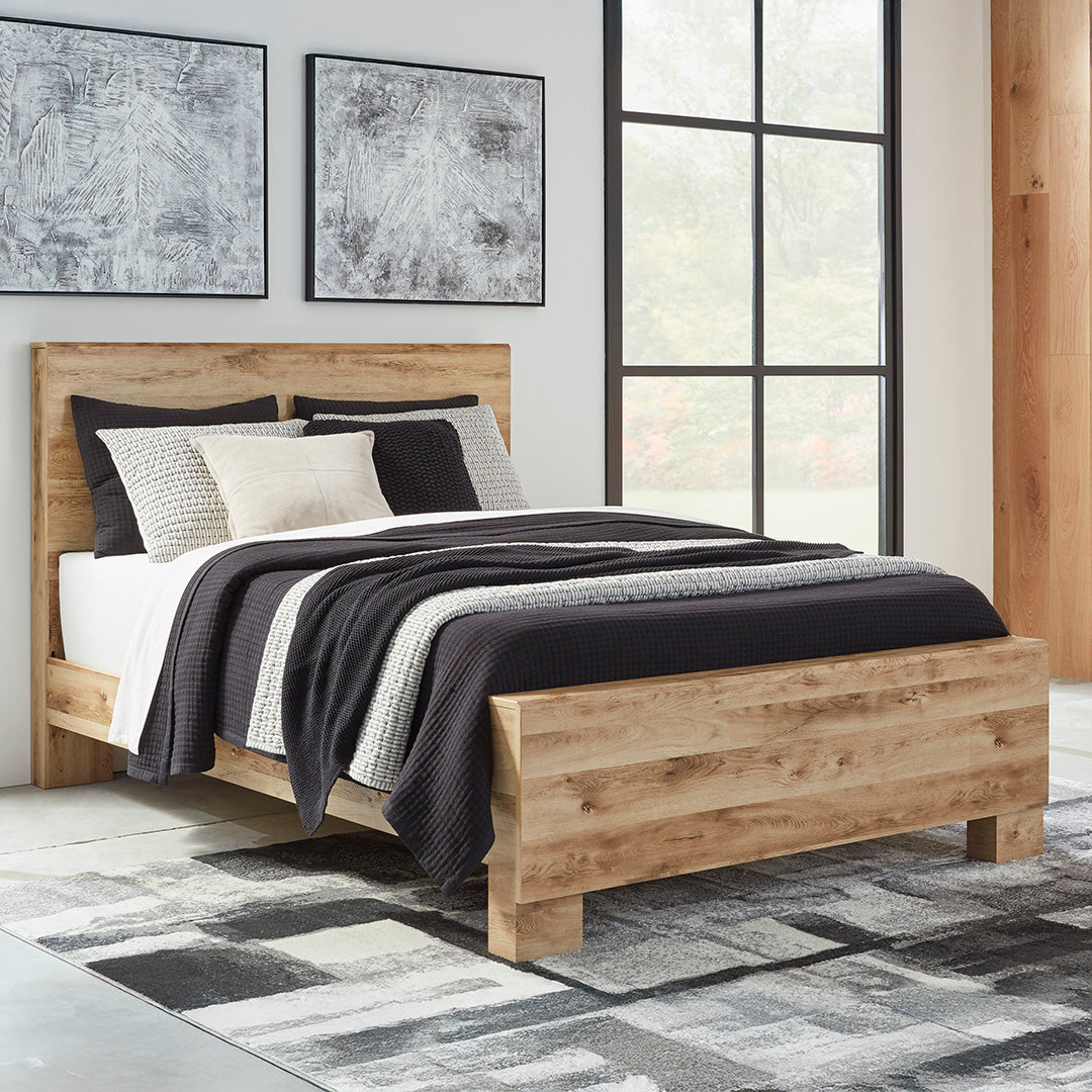 Hyanna Panel Bed