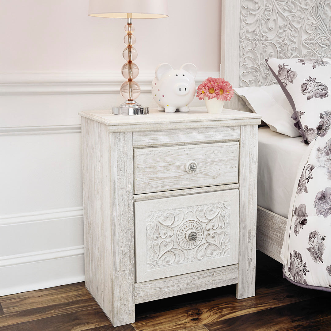 Paxberry Nightstand
