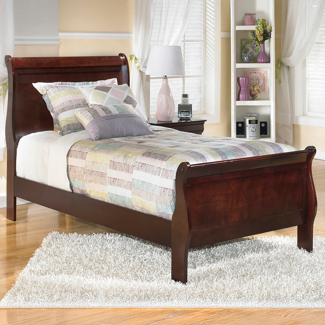 Alisdair Sleigh Bed