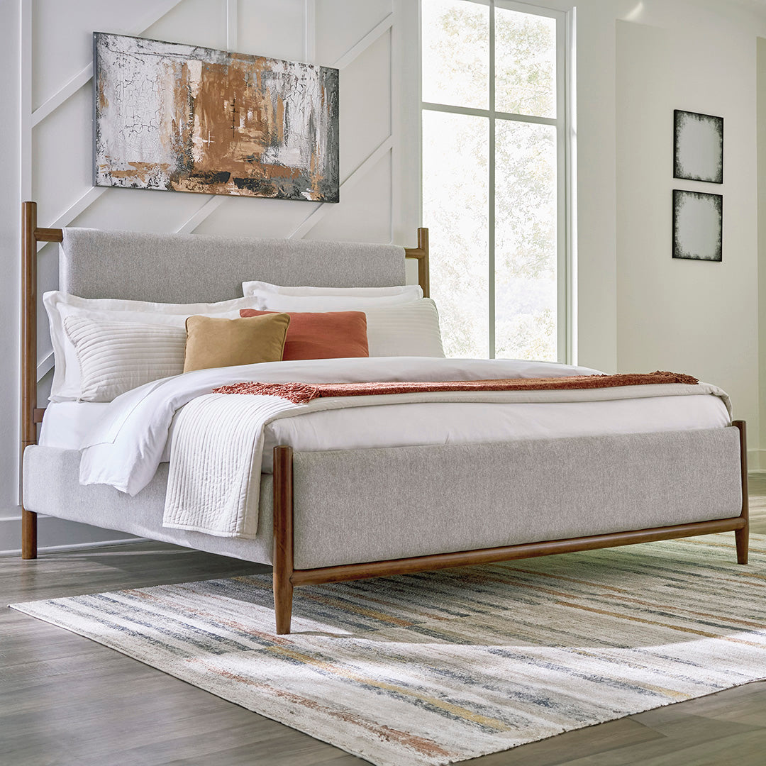 Lyncott Upholstered Bed