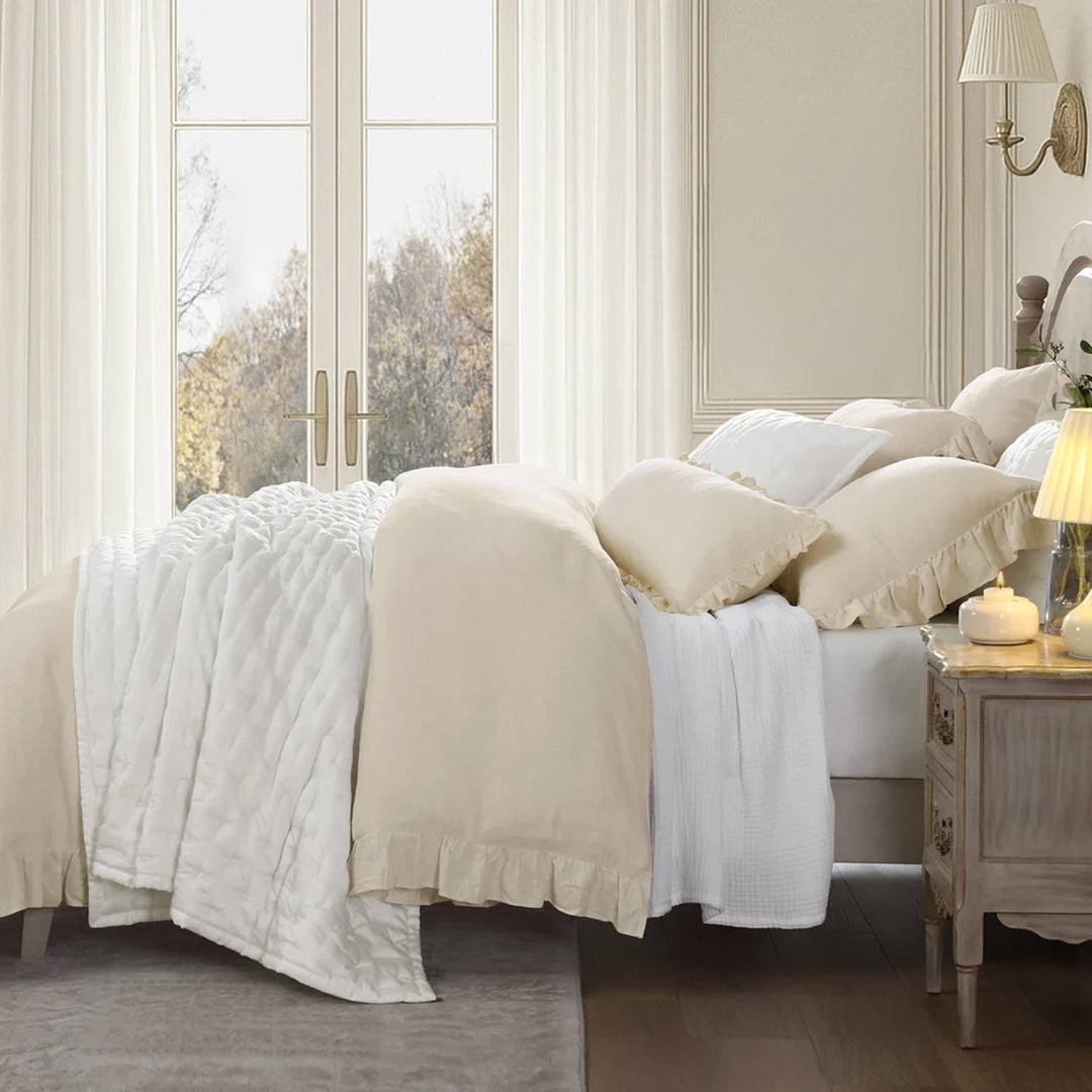 Lily Comforter Set