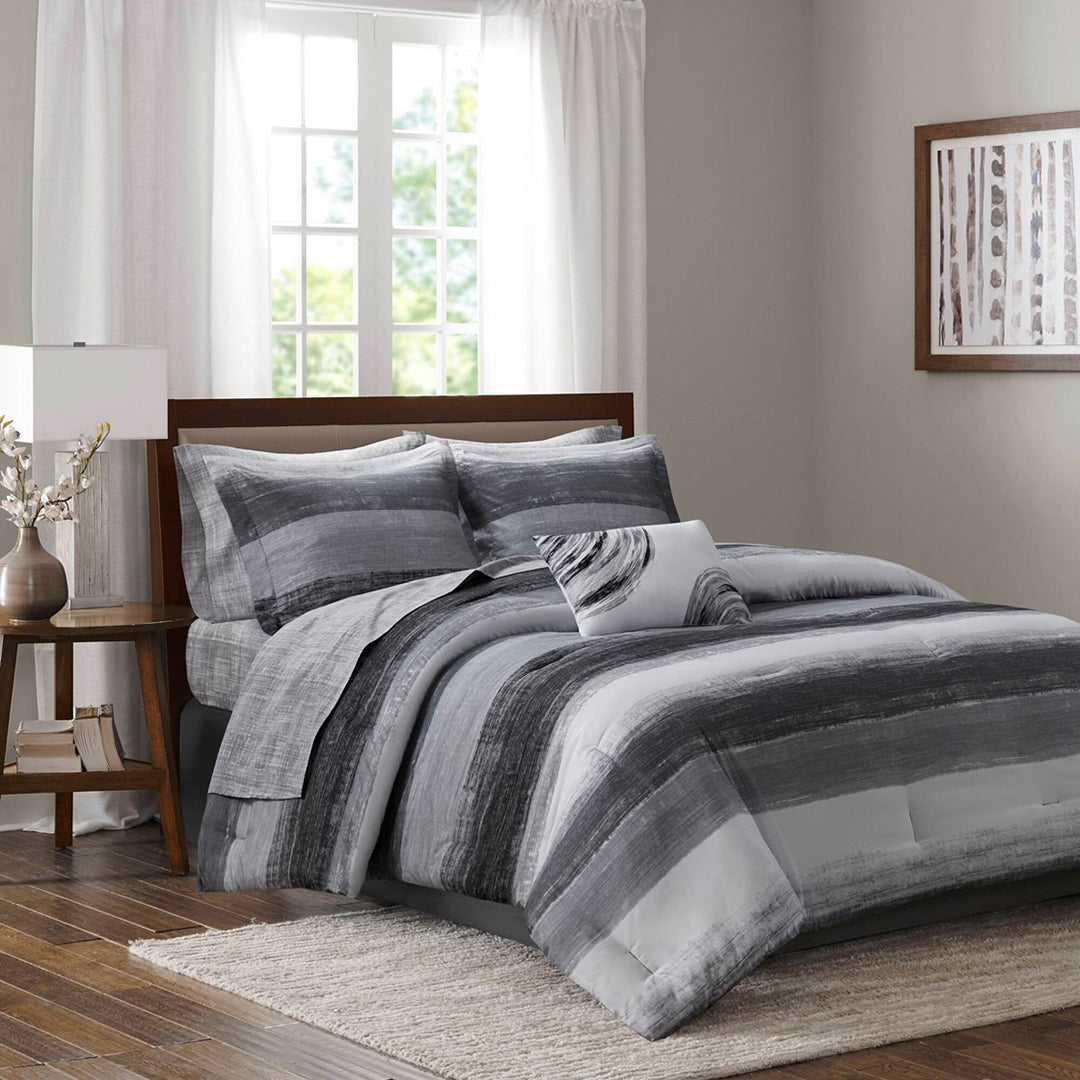 Saben Comforter Set