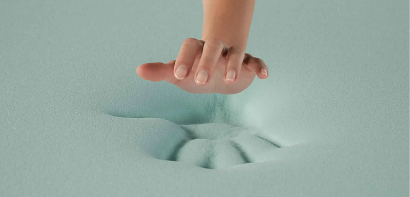 Gel foam mattress layer with microbeads that absorb body heat for cooler sleep